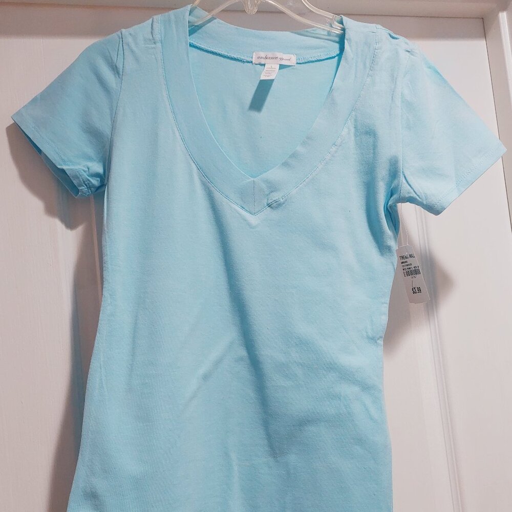 Blue V-neck Short Sleeve Pullover by Ambiance Apparel  Sz L